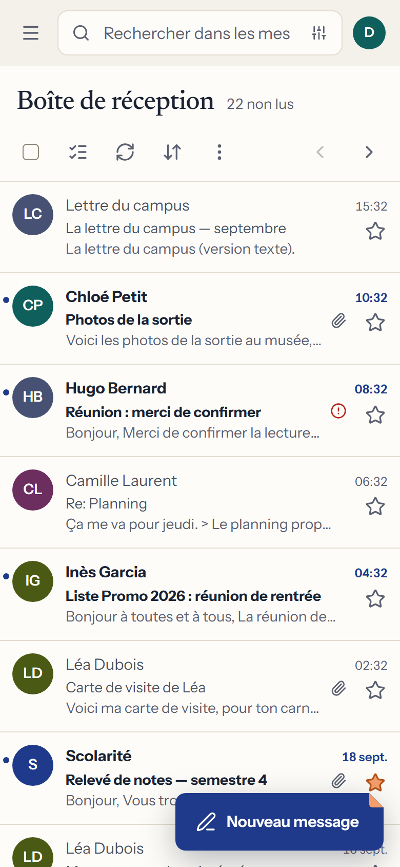 La boîte de réception de Colombe sur téléphone : messages avec avatars à initiales et bouton « Nouveau message ».